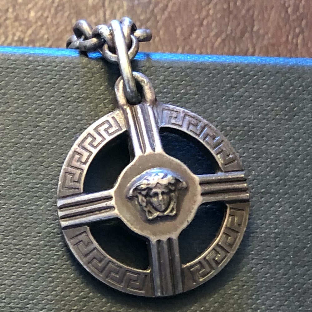 🔥Versace Medusa necklace with greek keys original
